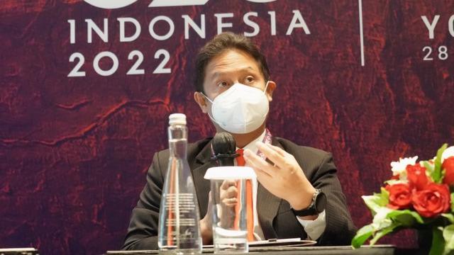 melalui teknologi QR Code